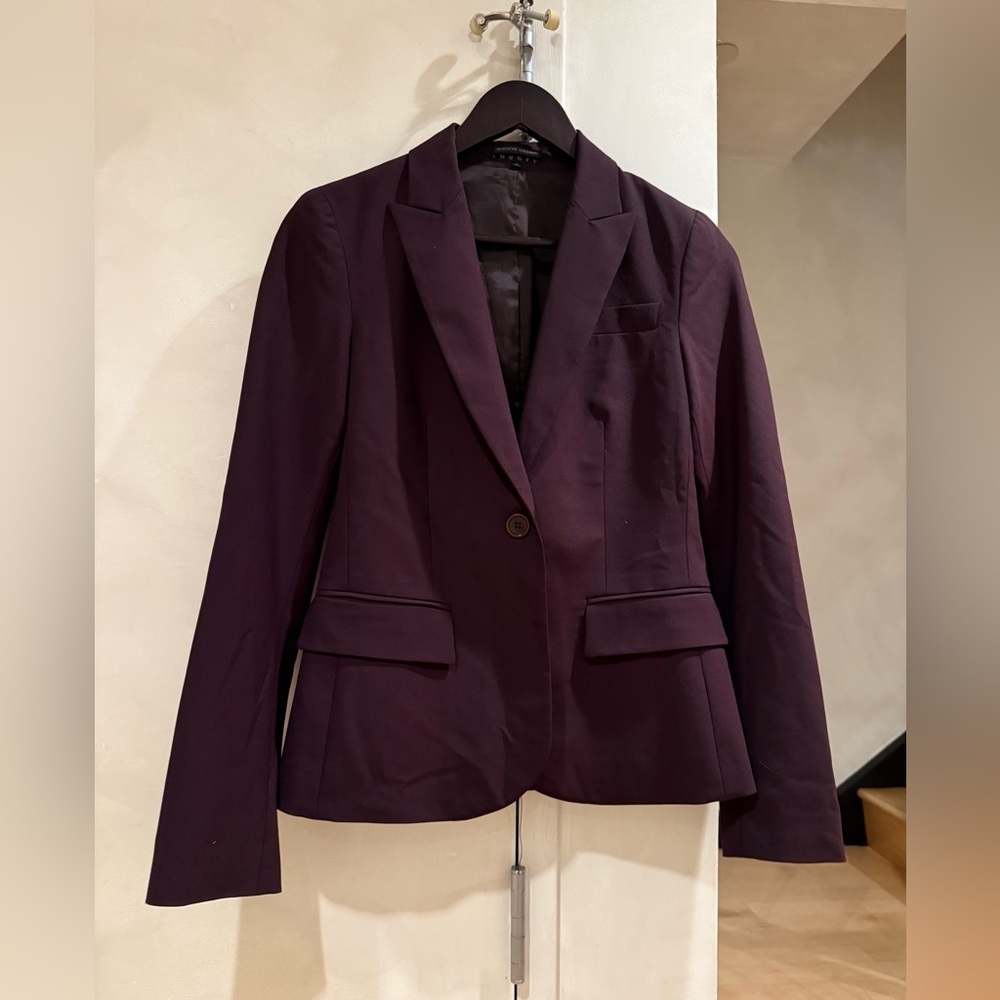 Chic Bergdorf Goodman Theory Plum Blazer size 0